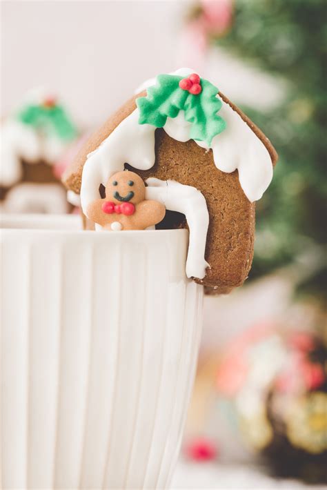 Mini Gingerbread Houses Recipe - Frugal Mom Eh!