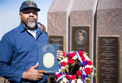 DVIDS - Images - USS Cole Memorial Ceremony [Image 29 of 39]