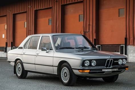 No Reserve: 8k-Mile Euro 1975 BMW 520i 4-Speed | Car ads, Tv cars, Bmw 520i