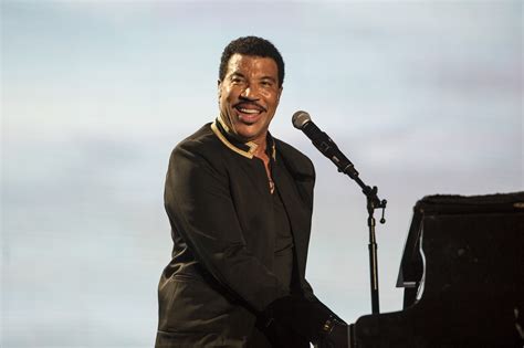 Lionel Richie Announces Tour with Earth Wind & Fire