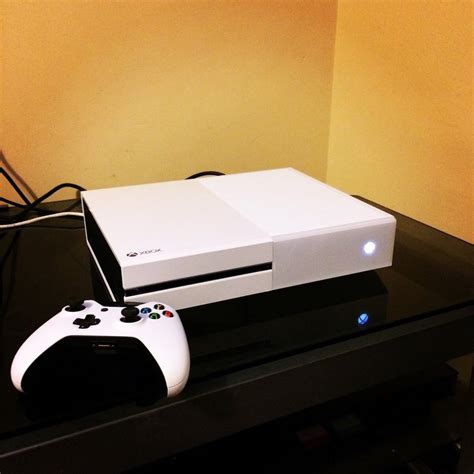 Limited Edition White Xbox One : gaming