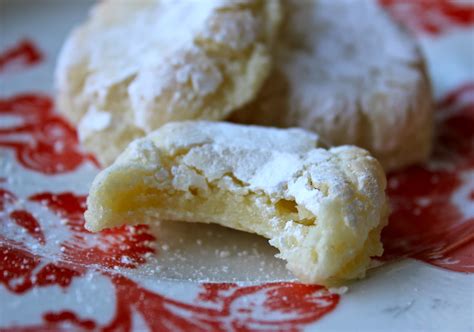 beurrista: ricciarelli — italian almond cookies