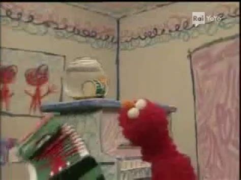 Elmo's World Music Song (Italian) - YouTube