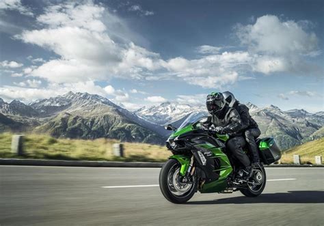 Supercharged Kawasaki Ninja H2 SX Sport Touring Bike Debuts at EICMA - The Drive