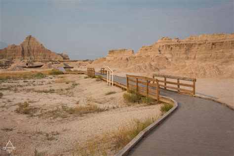 Awesome Easy Badlands Hike: Fossil Exhibit Trail - TRIPS TIPS and TEES