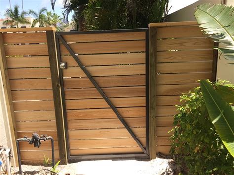 20+ Great Horizontal Wood Fence Gate | Wood fence gate designs, Wood fence gates, Wood fence