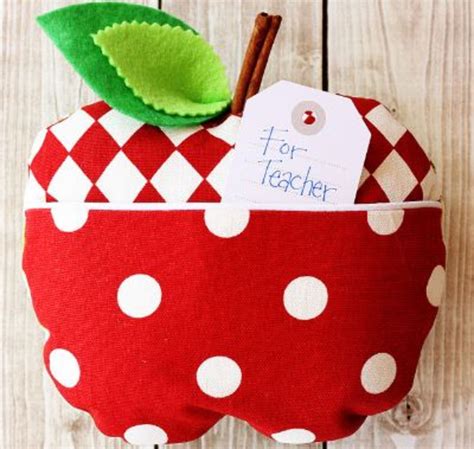 50 Awesome Teacher Gift Craft Ideas - FeltMagnet