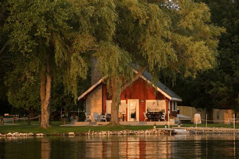 Lake House Rentals Near Me: Beautiful U.S. Lake House Rentals