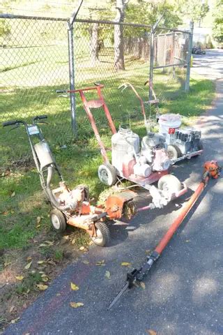 LOT OF GROUNDSKEEPING EQUIPMENT | AllSurplus