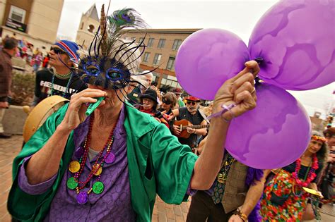 Photo Gallery: The 2017 Mardi Gras Parade – I Heart Local Music