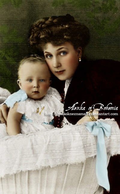 Reine Victoria-Eugénie et un de ses enfants Reine Victoria, Queen Victoria, Royal Family Lineage ...