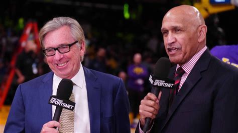 Video of Lakers announcer Stu Lantz caught on hot mic goes viral ...