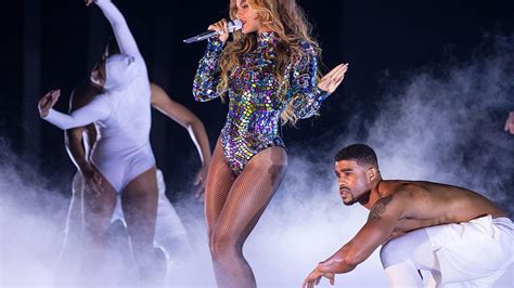 Learn all of Beyoncé's most iconic dance moves with this extremely ...