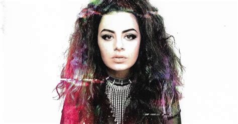 Discos Pop & Mas: Charli XCX - True Romance