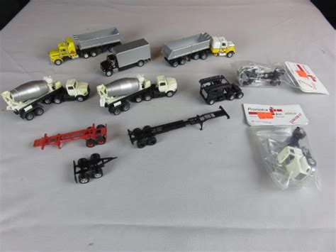 (12) HO Scale Semi Trucks With Trailers | Art, Antiques & Collectibles Toys Toy Trains ...