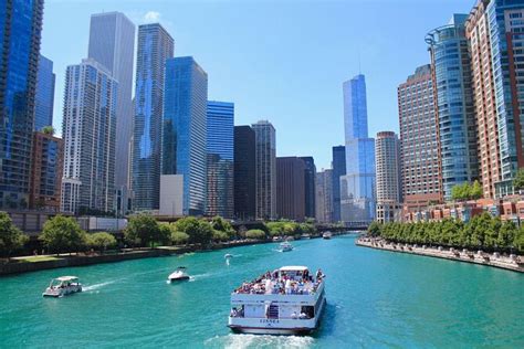 Chicago River Architecture Walking Tour