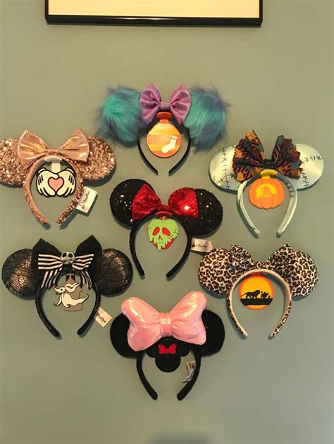 Cute and custom ways to hang your mickey and minnie ears collection ...