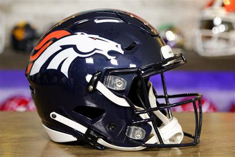 Denver Broncos Riddell SpeedFlex Authentic Helmet – Green Gridiron, Inc.