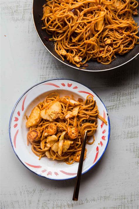 How To Cook Mee Goreng Mamak (Indian-style Fried Noodles)