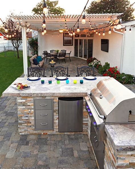 Custom System Pavers built-in barbecue #bbq #grill #backyard #remodel… Modern Outdoor Kitchen ...