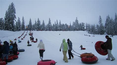 Snow Tubing at Snoqualmie Pass, WA - childfreelifeadventures.com