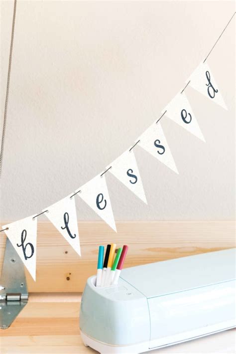 Make Stunning Banners With your Cricut +Free SVG Templates