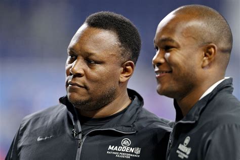 Barry Sanders working with son as Madden ratings adjuster during Lions ...