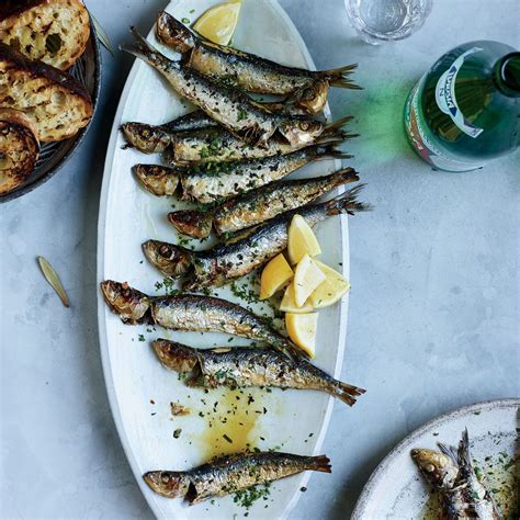 Anchovies vs. Sardines: Here's the Difference | Recipe | Fish recipes ...