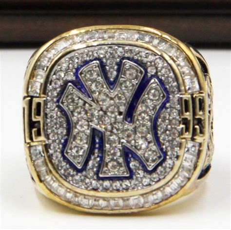 MLB 1999 New York Yankees World Series Championship Replica Ring