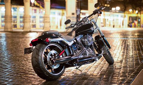 Harley-Davidson Breakout - Breakout Pictures, Photos & Image Gallery ...