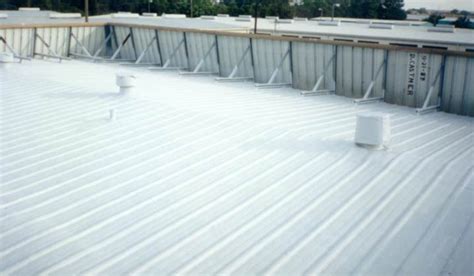 What is Foam Roofing? What are its Pros and Cons? | Cool roof, Foam ...