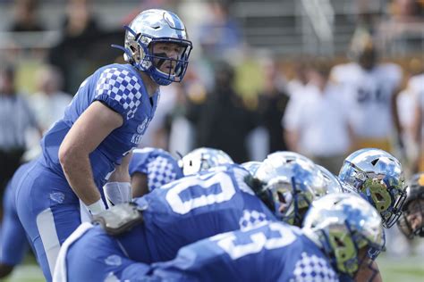 Music City Bowl: Iowa vs Kentucky Game Thread - Black Heart Gold Pants