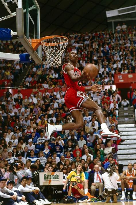 Michael Jordan Classic The Free Throw Line Flying Dunk Fabric Silk Art ...