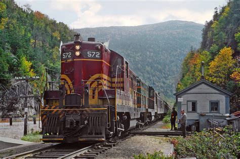 Fall Foliage Train Rides (2024): A Complete Guide