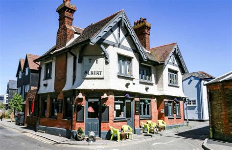 The Prince Albert pub in Sea Street, Whitstable, closes for £300,000 refurbishment