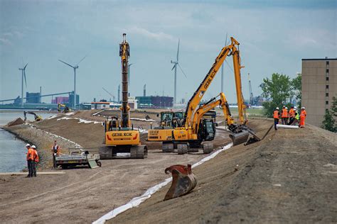 The Dutch Are Building a Barricade Against Climate Change