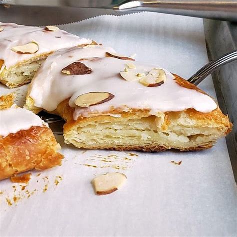 Almond Kringle — Cakewalker in 2021 | Almond kringle recipe, Breakfast sweets, Sweets recipes