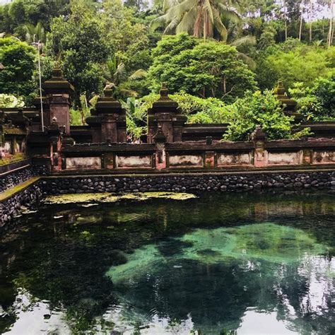 TampakSiring Tirta Empul Entrance Fee. Holy Spring Temple Dress Code - BaliGetaway