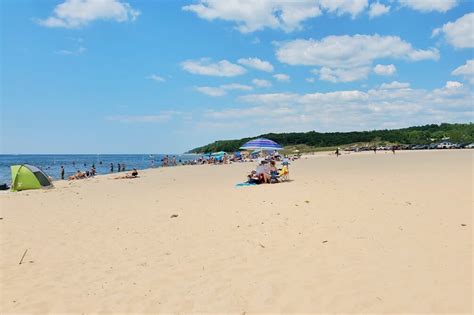 Muskegon State Park beach on Lake Michigan: Channel Beach near sand ...