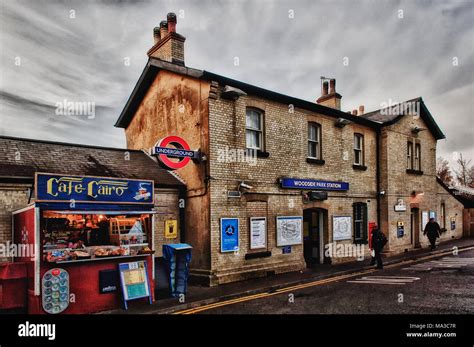 London Underground Tube Station: Woodside Park Stock Photo - Alamy