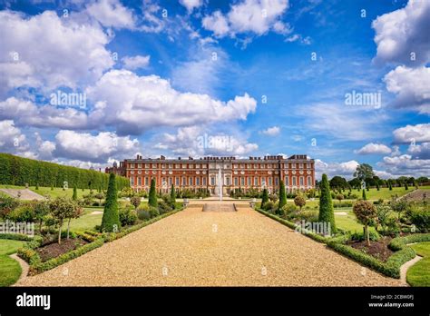 Richmond palace london hi-res stock photography and images - Alamy