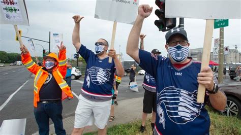 Port of Montreal longshoremen's union launches four-day strike | CBC News