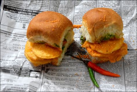 Bhajiya Pav - Bread Therapy