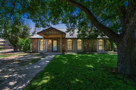 Axtell, TX Real Estate - Axtell Homes for Sale | realtor.com®