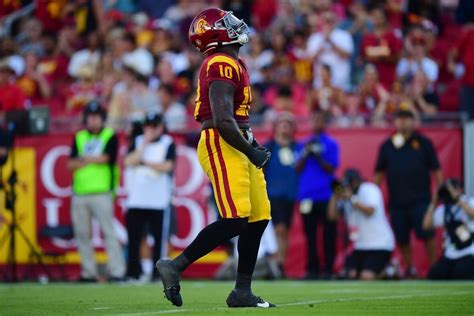 Key USC Trojans Defensive Player Returning For One More Season : r/fighton