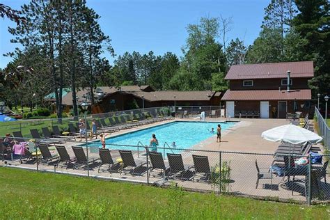 TREELAND RESORTS - Lodge Reviews (Hayward, WI)