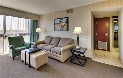 Drury Inn & Suites Houston Sugar Land - Drury Hotels