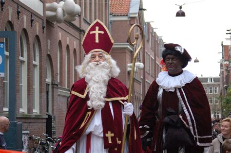 Mynd:Sinterklaas zwarte piet.jpg - Wikipedia