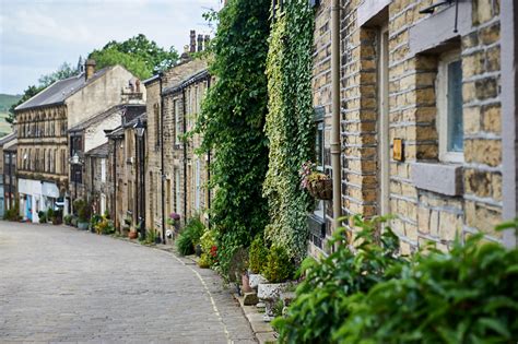 Haworth Main Street - Photos and the City