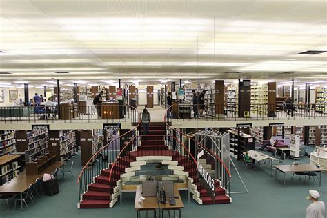 McAllen Public Library TX 01.jpg